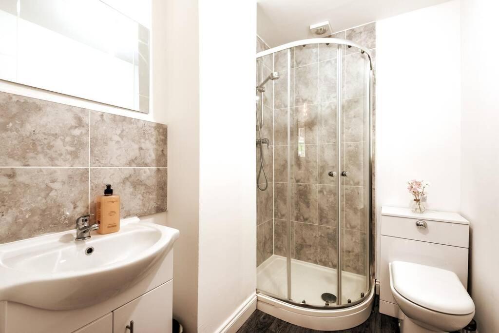 Liverpool City Centre - Fabulous 3 En-Suite Bedrooms - Sleeps 10 People Exterior foto